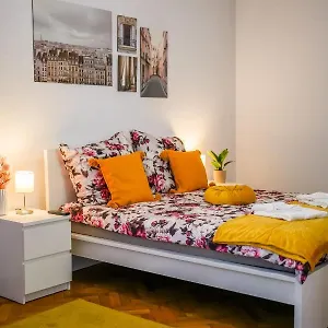 Apartment Ultracentral Golden Gatehouse 3 Bdrm, Bucharest
