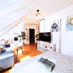  Apartament Ee